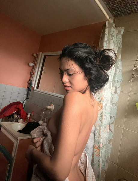 rubyo0orain ヌードのポルノスター 写真