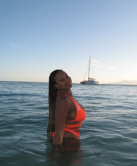 Nia Siux 完璧なスター 写真