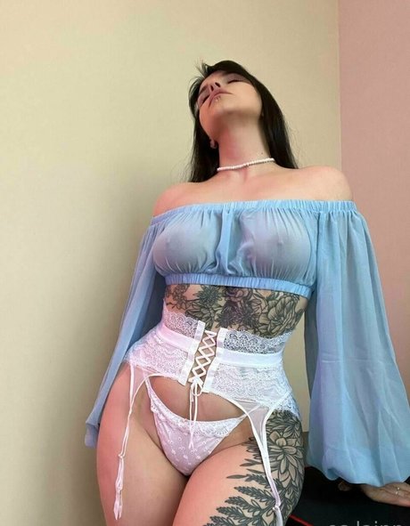 大きな乳首オンリーファンズ アートポルノ 画像