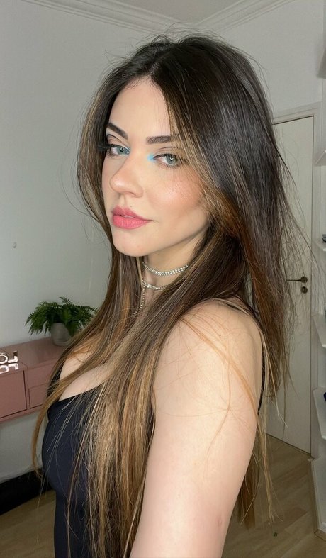 フィットネスインフルエンサーオンリーファンズ セクシー裸 写真