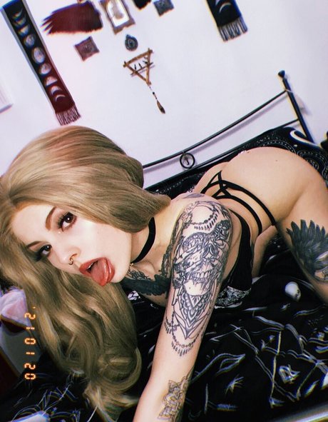 ぽっちゃり 主観視点 OnlyFans 美しいヌード 画像