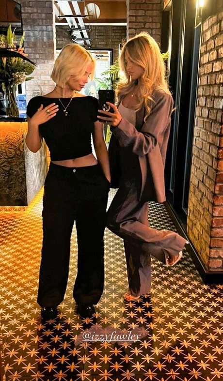 熟女クーガーオンリーファンズ セクシーヌード 画像