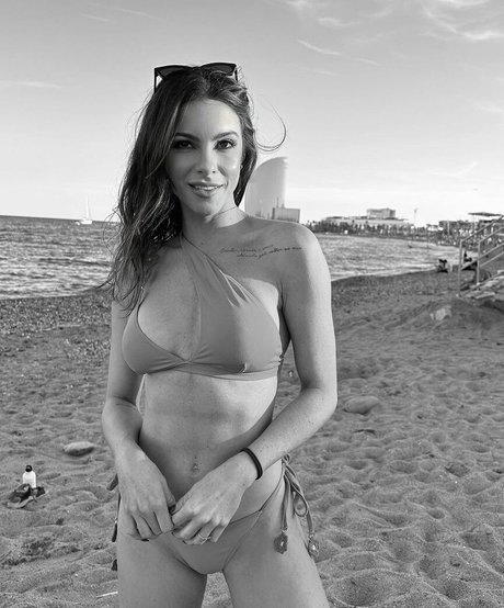 Maddu Magalhaes 高品質スター 写真