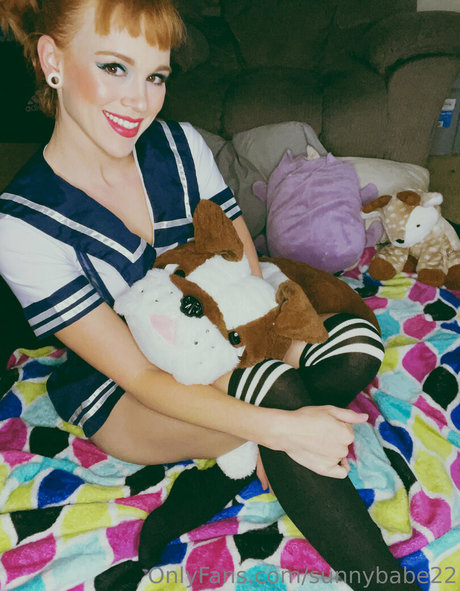 巨大な天然おっぱいオンリーファンズ セクシー ギャラリー