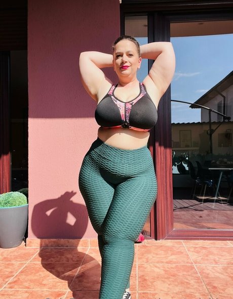 ゴス3P OnlyFans アダルト ギャラリー