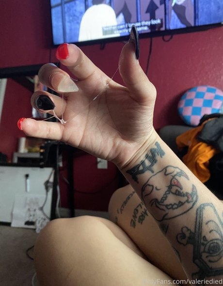 日本の女子高生OnlyFans セクシー 写真