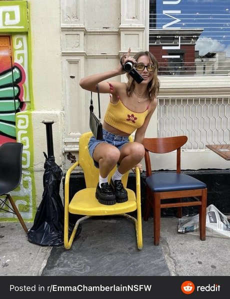 Emma Chamberlain 高品質女優 写真