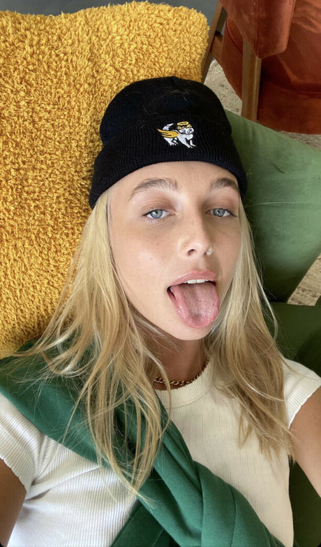 Emma Chamberlain スター xxx ギャラリー