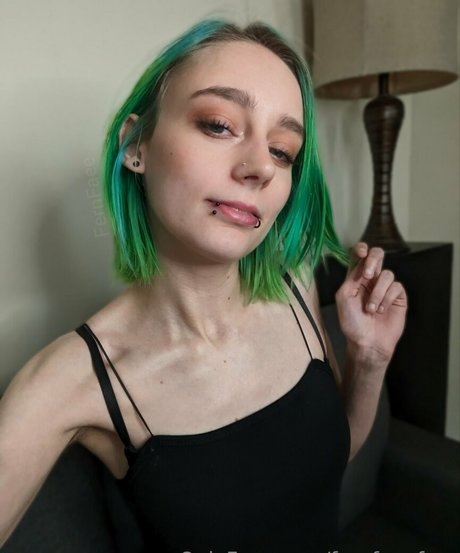 19歳のOnlyFans 無料アダルト 写真