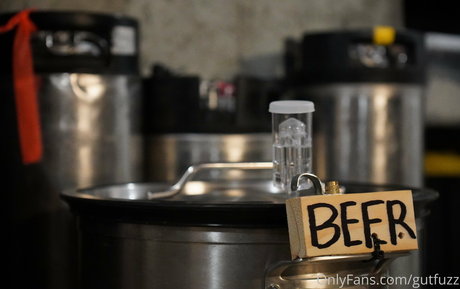 OnlyFansの普及 えろ 画像