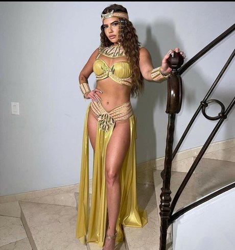 Chanel West Coast 裸のモデル 画像