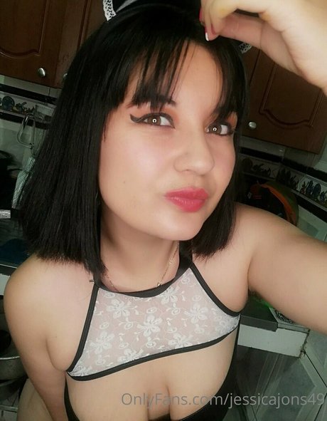 熟女クーガーオンリーファンズ ホットヌード 写真