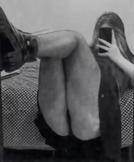 OnlyFansの普及 無料ヌード 画像