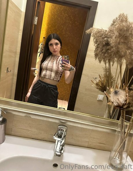 トランスジェンダーフリーオンリーファンズ セクシー裸 画像