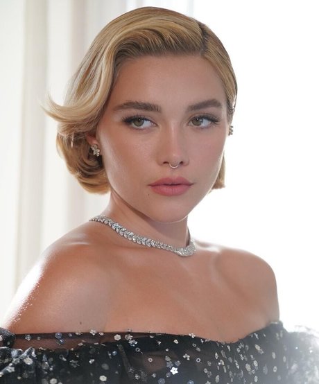 Florence Pugh XXXモデル 画像