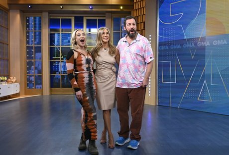 Florence Pugh ポルノスター 高品質 ギャラリー