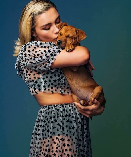 Florence Pugh ポルノモデル 画像