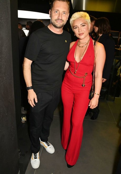 ガール・ネクスト・ドア・オンリーファンズ ホットヌード 写真