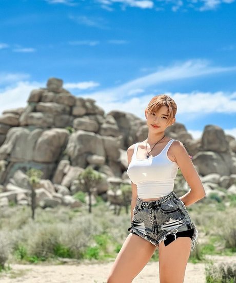 Jeila Dizon アートモデル ギャラリー