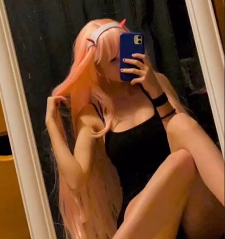 赤毛ティーンオンリーファンズ セクシーヌード 写真