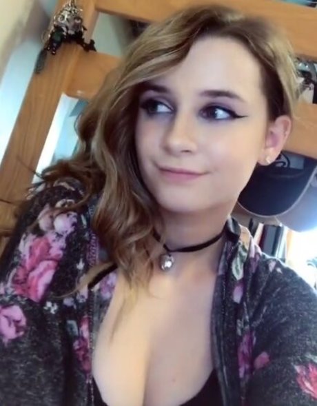 18歳以下の無料OnlyFans 美しいポルノ 画像