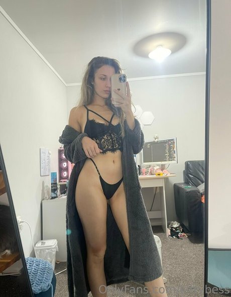 Anonebess 素敵なモデル 画像