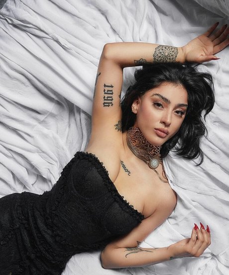 Belenegri セックスモデル 写真