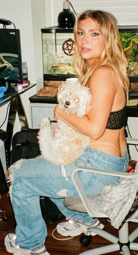 Annie Lederman 裸のモデル 画像