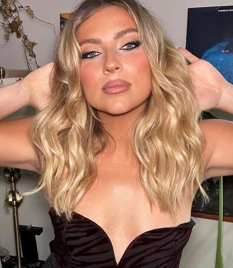 ティーン乱交OnlyFans 無料ヌード 写真