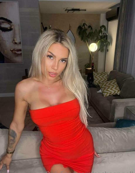 sashaangell セクシーなポルノスター 写真