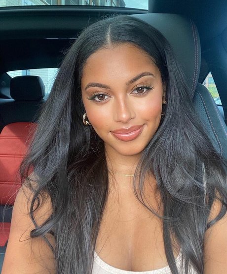 黒いお尻のオンリーファンズ エロチック 画像