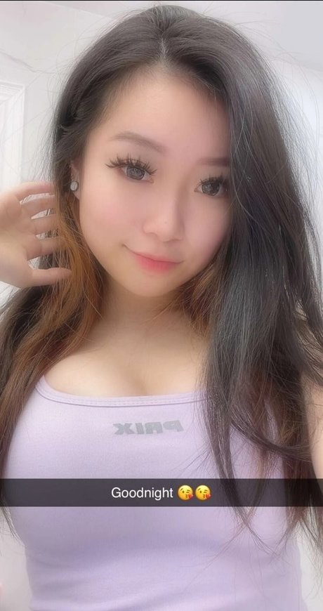 ミニドレス OnlyFans ヌード 画像