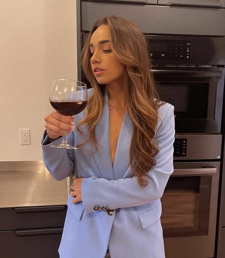 Kylie Holbeck スター ヌード 写真