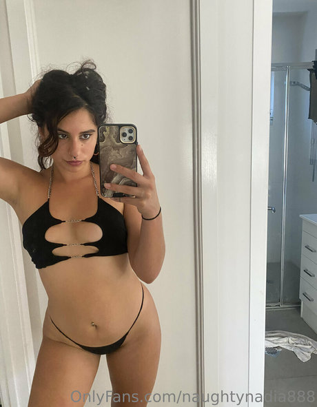 naughtynadia888 素敵なポルノスター 写真