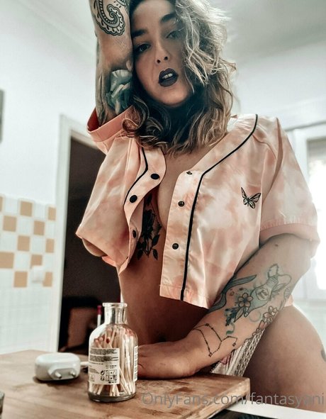 巨乳ティーンオンリーファンズ ホットヌード ギャラリー