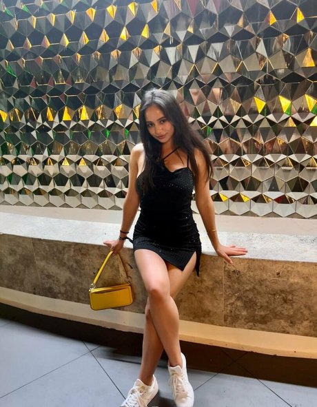 曲線美の女の子オンリーファンズ 素敵 写真