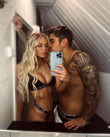 Lucie Rose Donlan スターセックス 写真