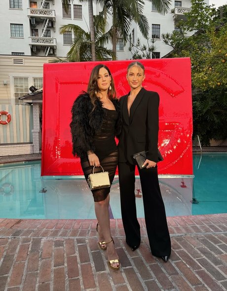 OnlyFansの普及 無料ポルノ アーカイブ