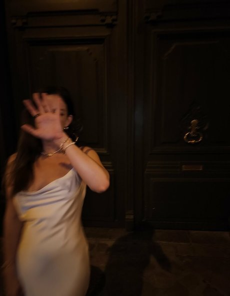 LuluLuvely セクシーモデル 写真