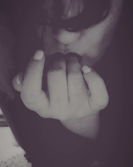 Nympho Brainiac XXXモデル 写真