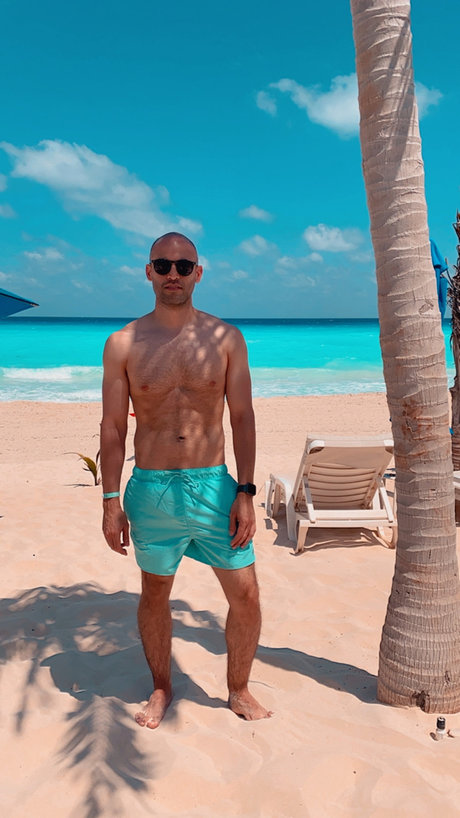 Poncho C ポルノスター セクシー 写真