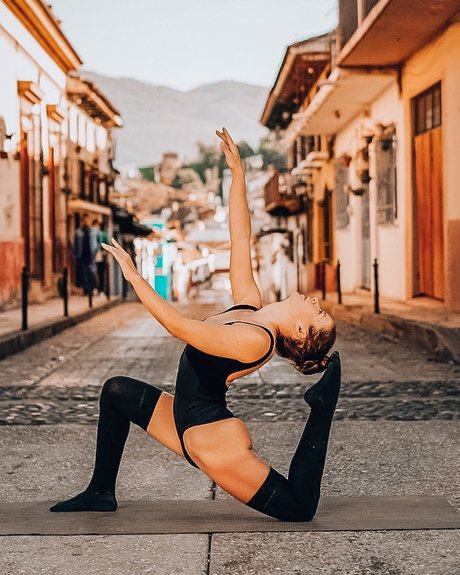 成熟した黒人女性オンリーファンズ ホット裸 写真