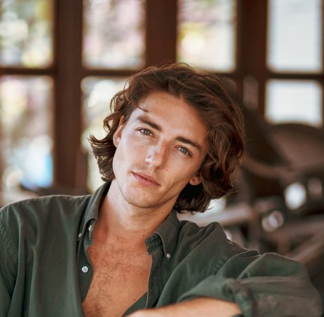 Floris Barrett ポルノ女優 写真