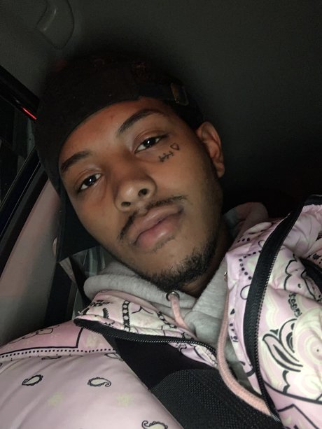 Pink Chanel Dior トップスター 写真