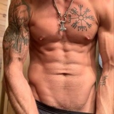 Primal Instinct ポルノスター アダルト 写真