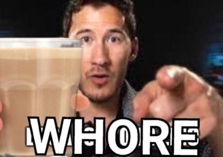 太めのブロンドオンリーファンズ ホットセクシー 写真