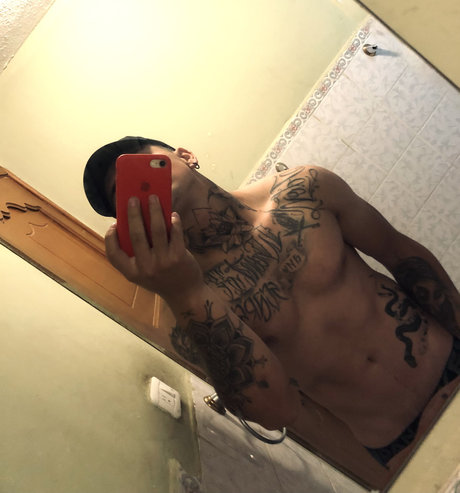 Renato Trujillo 美しいポルノスター 写真