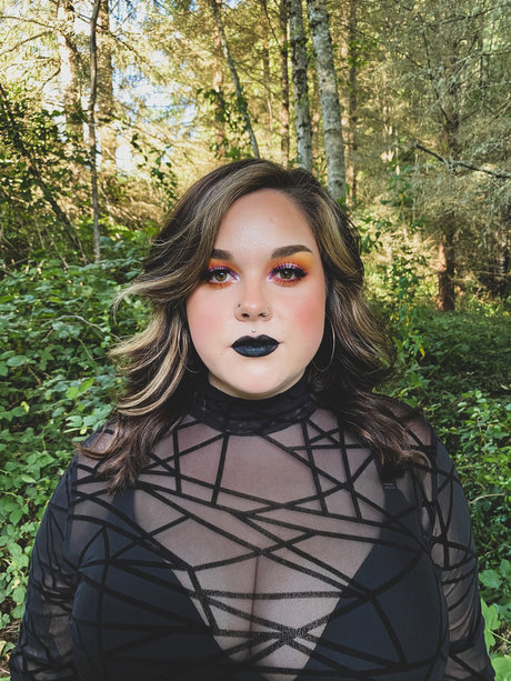 Erica Jones ホットなポルノスター 写真