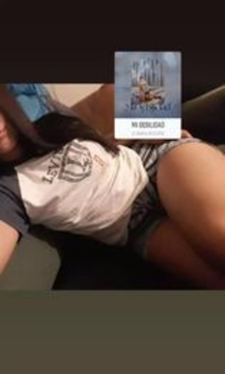 Katalehia セクシーモデル 画像