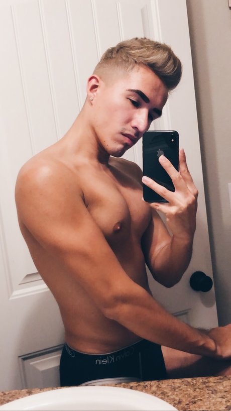 RonnieLuSavage エロティックなモデル ギャラリー